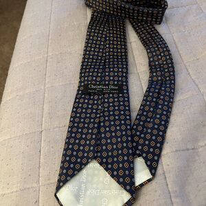 Christian Dior men’s 100% silk tie